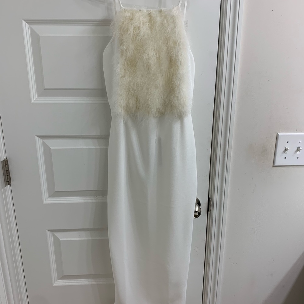 White body on dress with fur